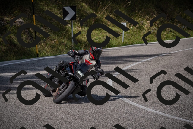 20250907112103-_5003677_am_