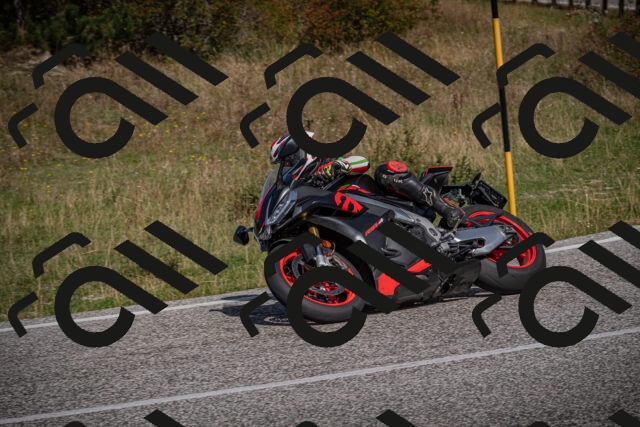 20250907112238-_5003694_am_