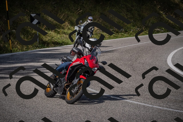 20250907112419-_5003708_am_