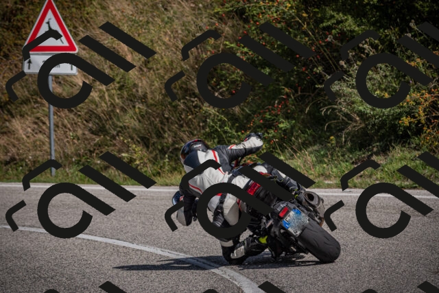 20250907112553-_5003728_am_