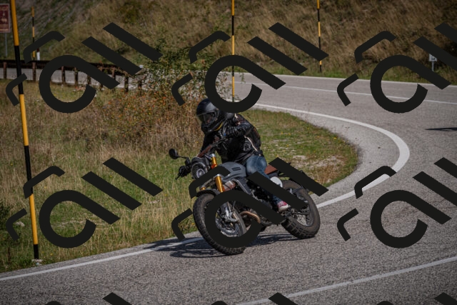 20250907112654-_5003748_am_