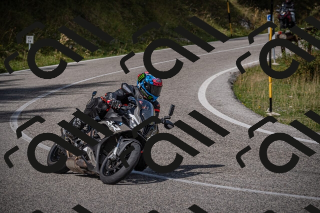 20250907113210-_5003810_am_