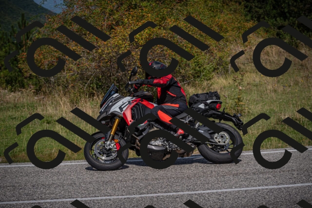 20250907113723-_5003890_am_