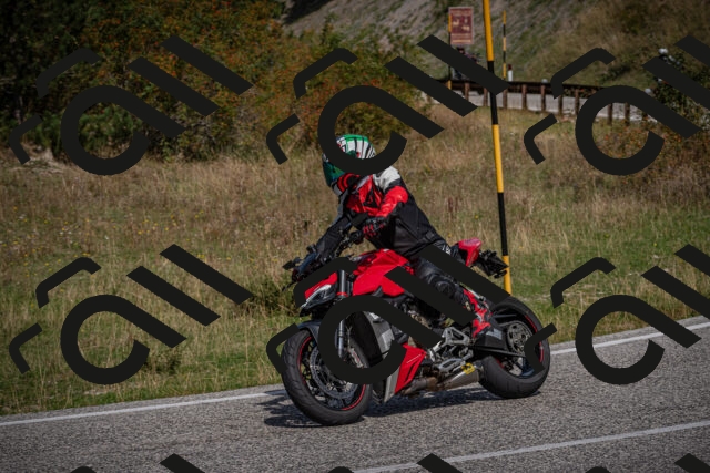 20250907114031-_5003975_am_