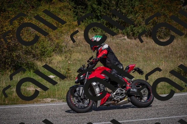 20250907114032-_5003976_am_