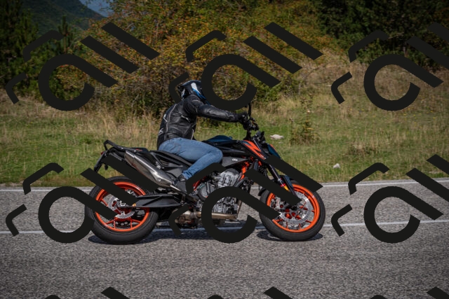 20250907114200-_5004015_am_