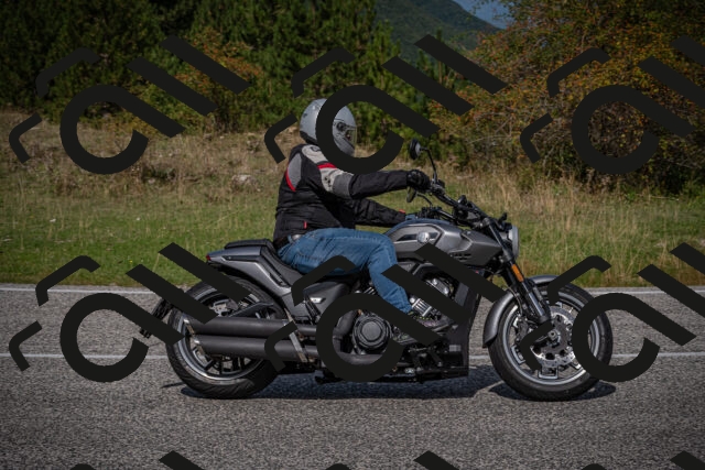 20250907114440-_5004062_am_