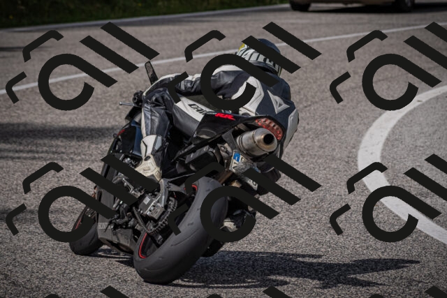 20250907114749-_5004152_am_