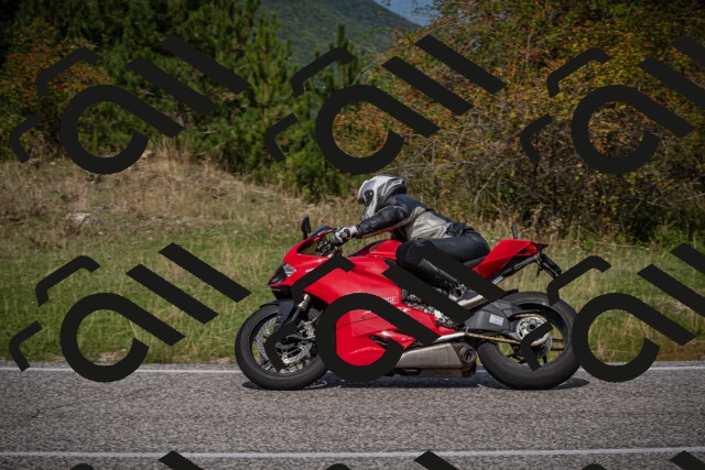 20250907114833-_5004180_am_