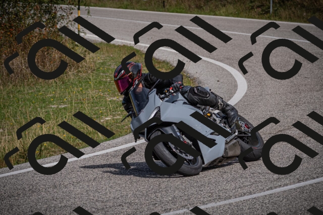 20250907114916-_5004186_am_