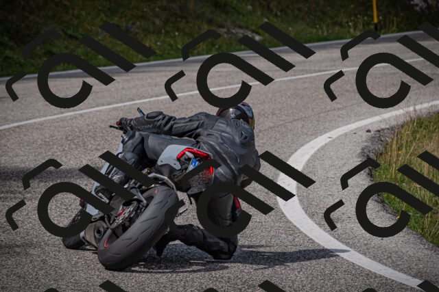 20250907114918-_5004189_am_