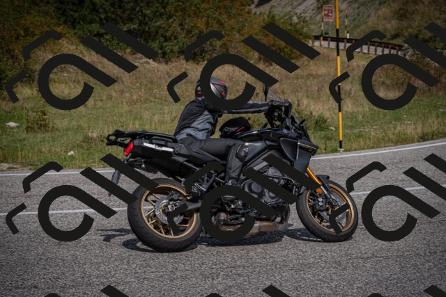 20250907114941-_5004201_am_