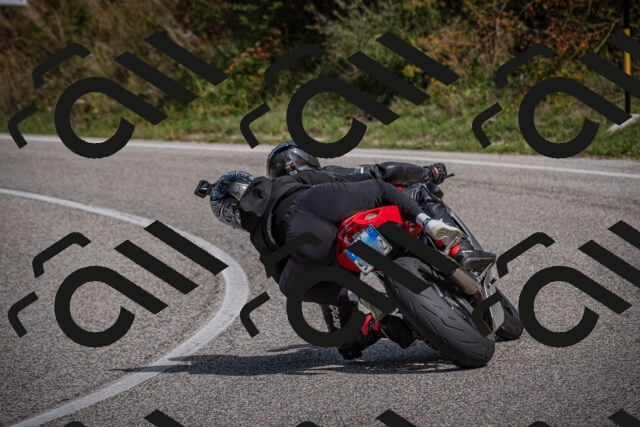 20250907114944-_5004206_am_