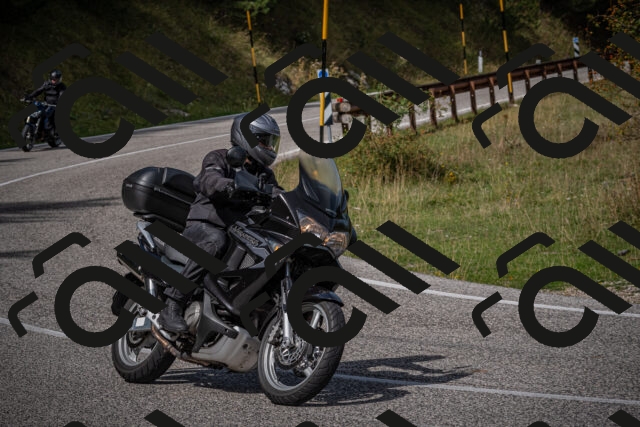 20250907115047-_5004238_am_