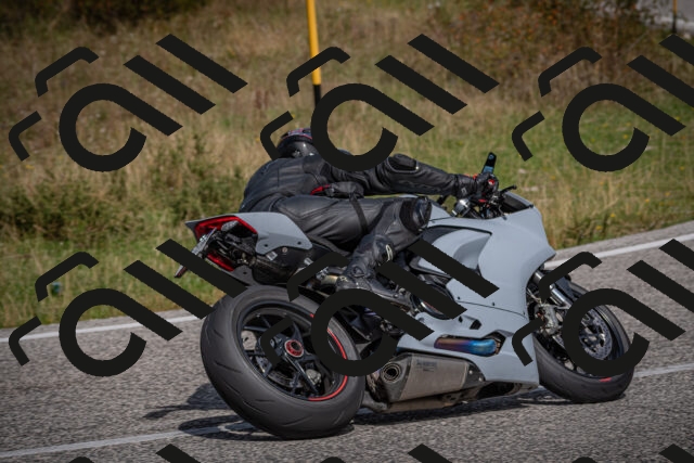 20250907115221-_5004285_am_