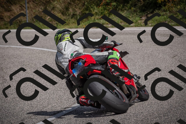 20250907115500-_5004332_am_