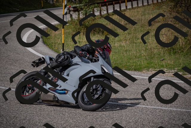 20250907115742-_5004382_am_