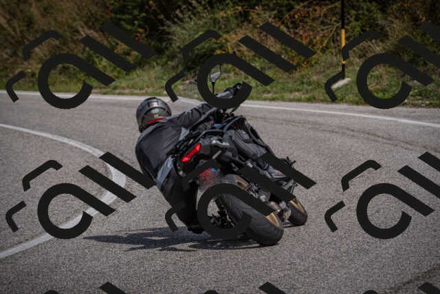 20250907120204-_5004486_am_