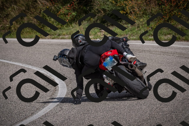 20250907120400-_5004555_am_