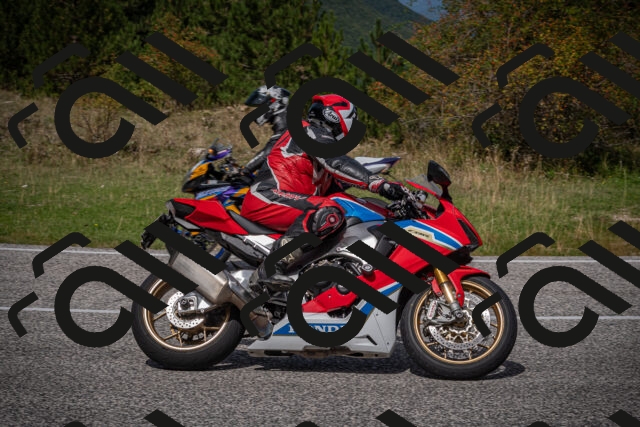 20250907120455-_5004580_am_