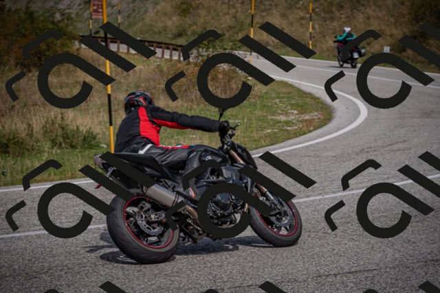 20250907121201-_5004709_am_