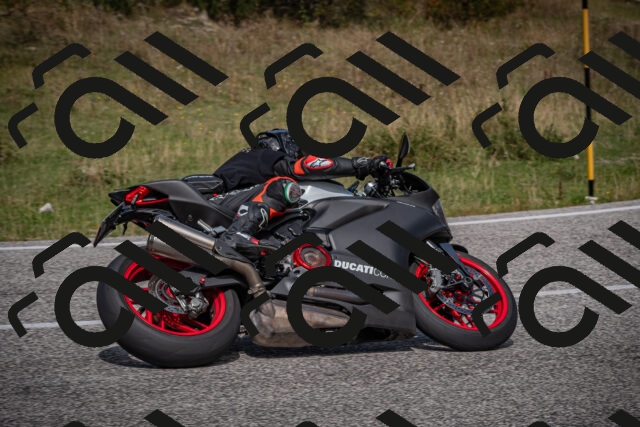 20250907121216-_5004715_am_