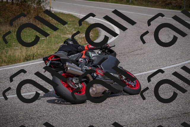 20250907121216-_5004716_am_