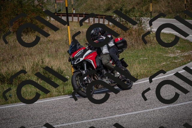 20250907121459-_5004759_am_