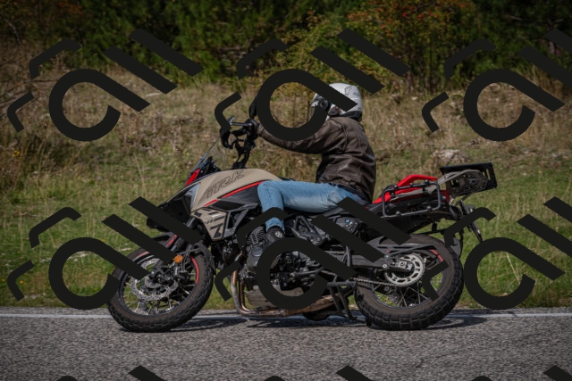 20250907121535-_5004776_am_