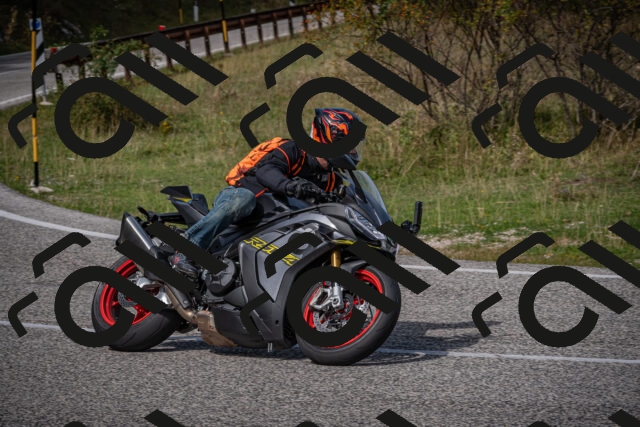 20250907121730-_5004830_am_