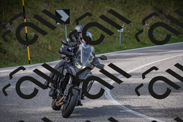 20250907121907-_5004855_am_