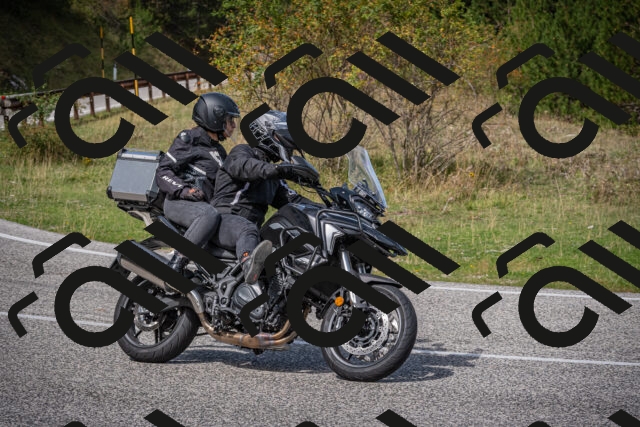 20250907121908-_5004857_am_