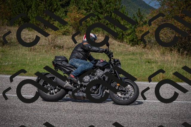 20250907122108-_5004877_am_