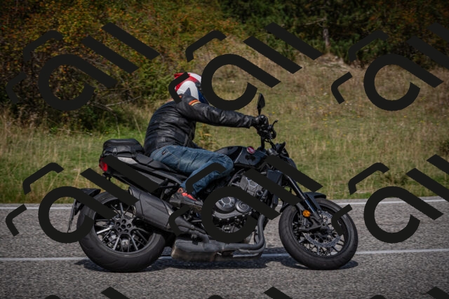 20250907122108-_5004878_am_