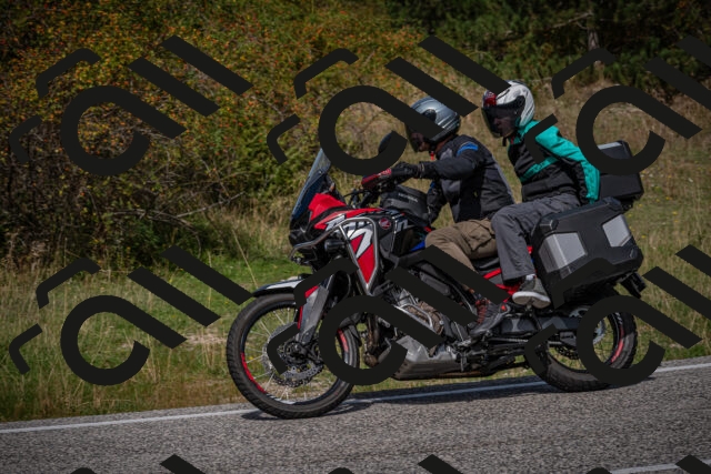 20250907122259-_5004905_am_