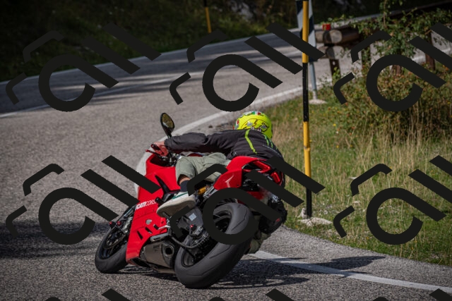 20250907122623-_5004948_am_