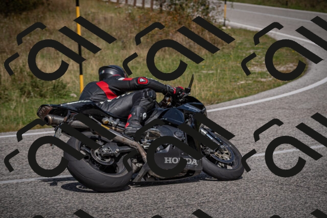 20250907122743-_5004964_am_