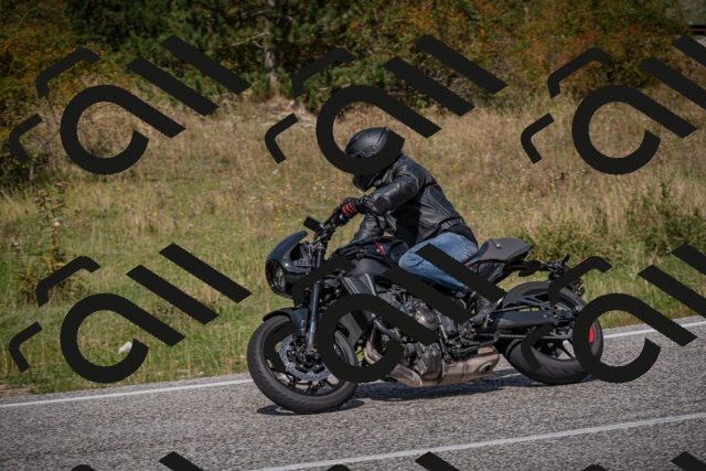 20250907123250-_5005063_am_