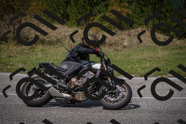 20250907123829-_5005111_am_