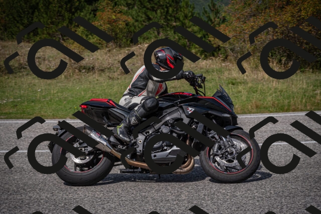 20250907124042-_5005166_am_