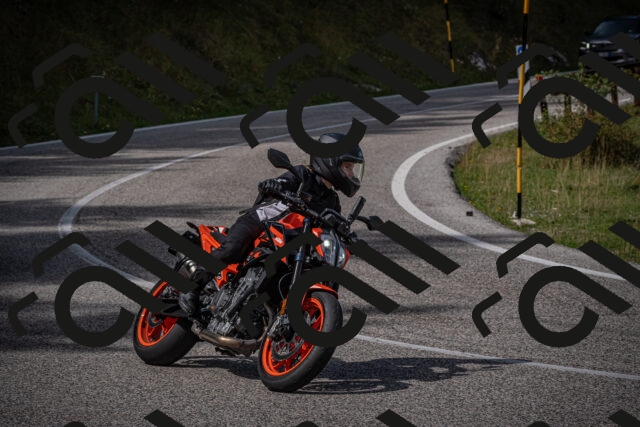 20250907124156-_5005177_am_