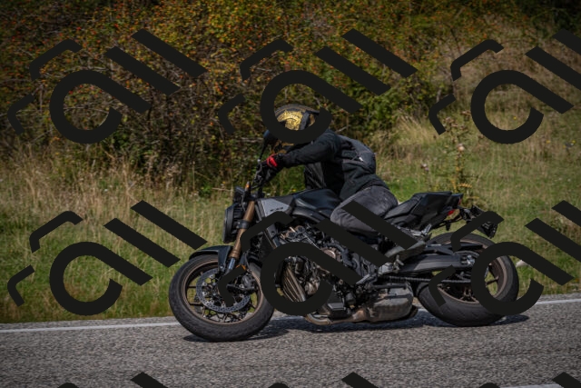 20250907124345-_5005195_am_