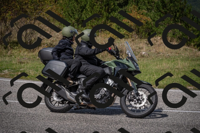 20250907124924-_5005275_am_