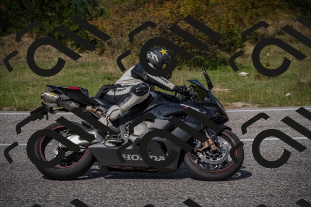 20250907124936-_5005286_am_