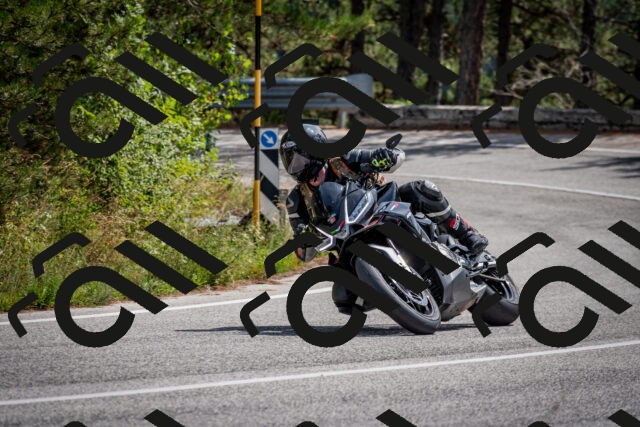 202509071234-DSC_3512_c2