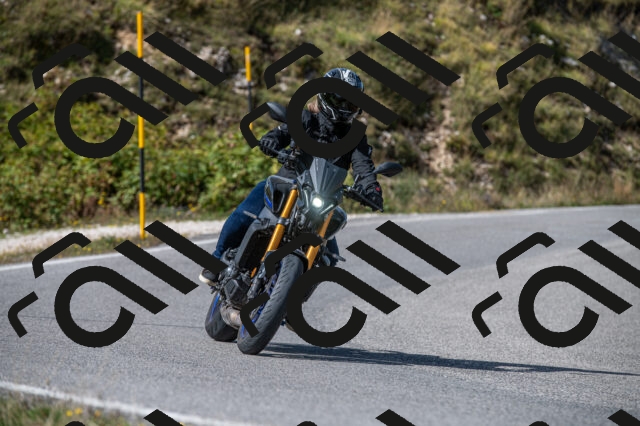 202509071100-M22_9768_m1_