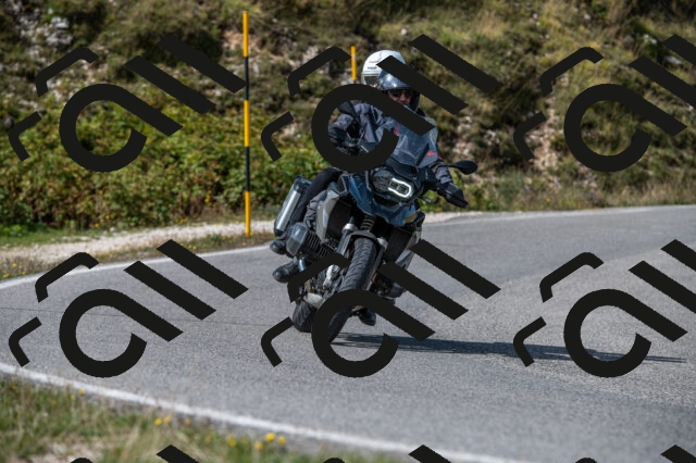 202509071106-M22_9783_m1_