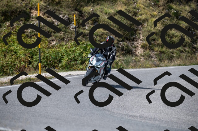 202509071106-M22_9786_m1_