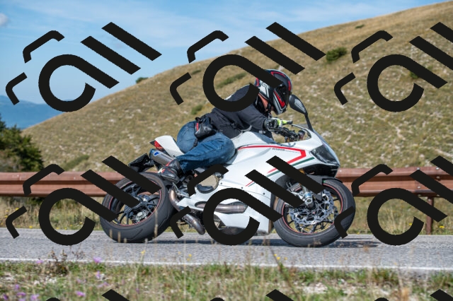 202509071106-M22_9789_m1_