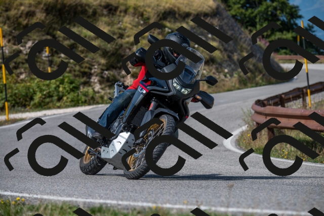 202509071107-M22_9795_m1_